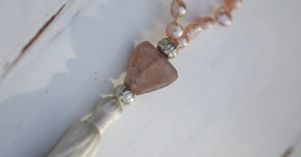 découvrez notre collection de bijoux élégants et uniques, parfaits pour toutes les occasions. sublimez votre style avec des créations raffinées et intemporelles.