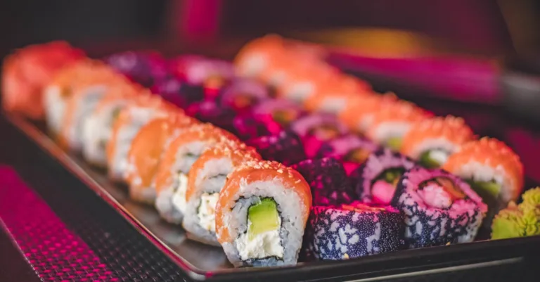 découvrez le nombre de calories des différents types de sushi pour manger équilibré tout en profitant de vos plats japonais préférés.