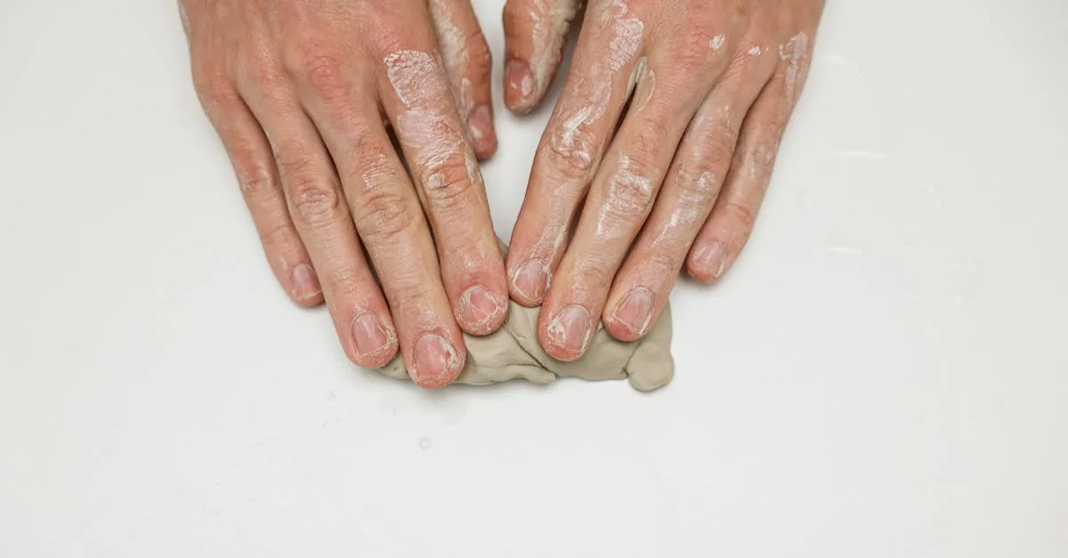 découvrez tout sur l'argile : propriétés, utilisations et bienfaits pour la santé et la beauté.