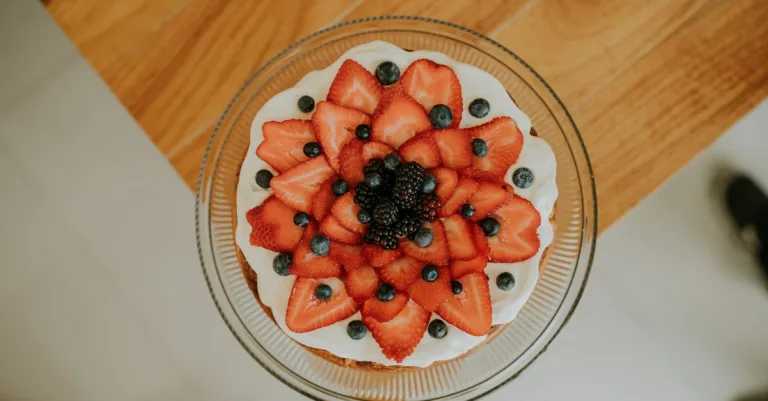 découvrez notre recette facile et délicieuse de gâteau au yaourt, moelleux et parfait pour toutes les occasions.