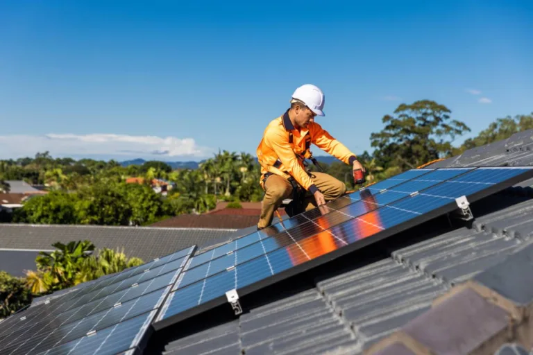 Choisir un installateur photovoltaïque en Île-de-France sans stress