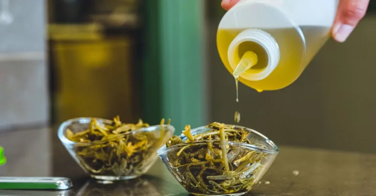 découvrez comment évaluer la qualité de l'huile d'olive extra vierge grâce à nos conseils experts sur ses critères de pureté, fraîcheur et goût.