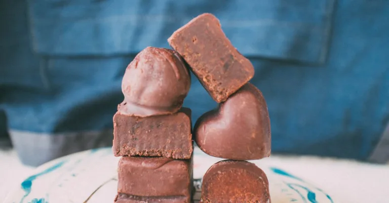 découvrez notre sélection de truffes fraîches d'exception, parfaites pour sublimer vos plats gastronomiques avec une saveur unique et raffinée.