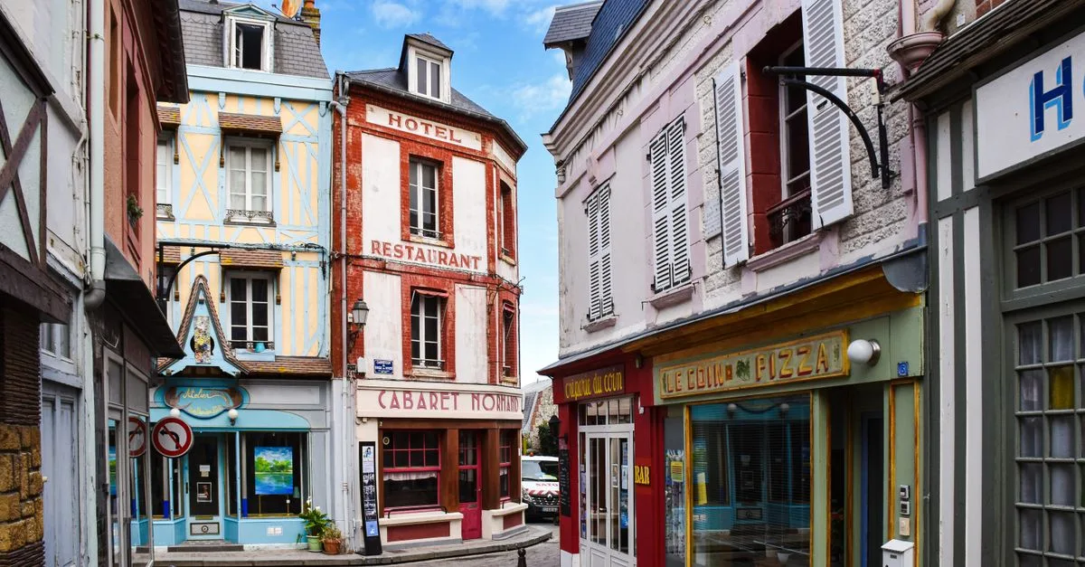 découvrez la gastronomie de normandie, entre saveurs authentiques, produits du terroir et recettes traditionnelles riches en histoire et en goût.