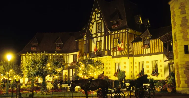 découvrez la gastronomie normande, riche en saveurs authentiques, incluant fromages, cidres et fruits de mer, pour un voyage culinaire inoubliable en normandie.