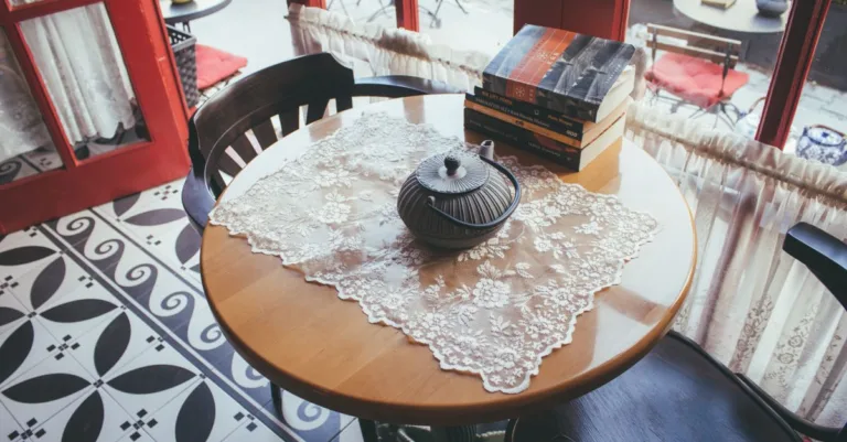 créez un coin café élégant pour savourer vos moments de détente avec style et confort.