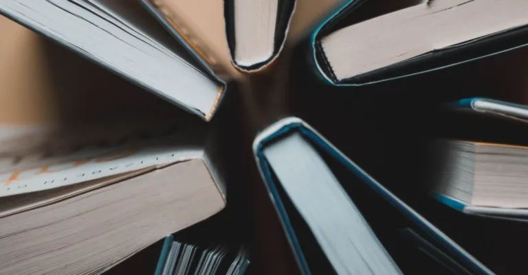 découvrez notre sélection des livres les mieux notés, incontournables pour les passionnés de lecture à la recherche des meilleures recommandations.