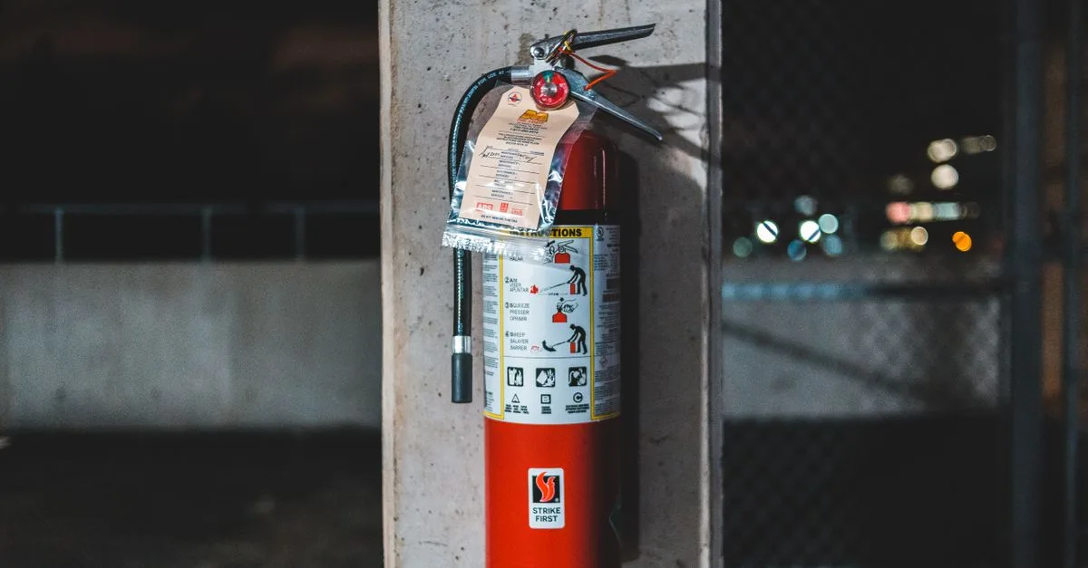 découvrez nos extincteurs fiables et efficaces pour assurer votre sécurité contre les incendies. choisissez le bon équipement anti-feu pour protéger votre maison ou votre entreprise.