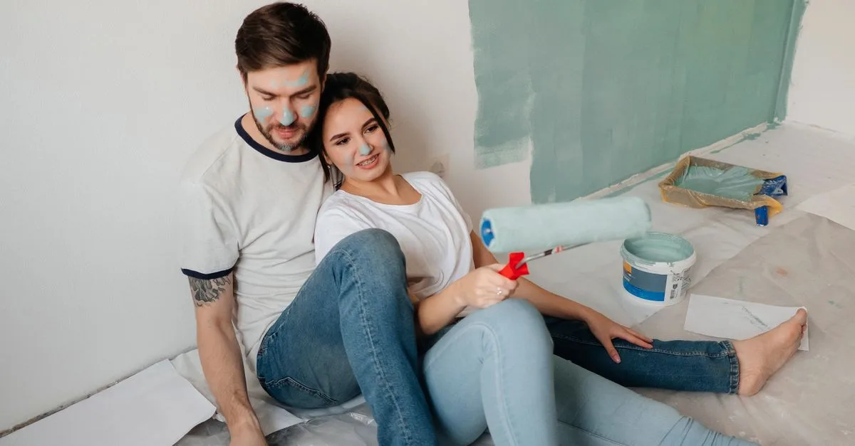 découvrez des conseils pratiques pour réussir la rénovation de vos peintures et donner un coup de neuf à vos murs.