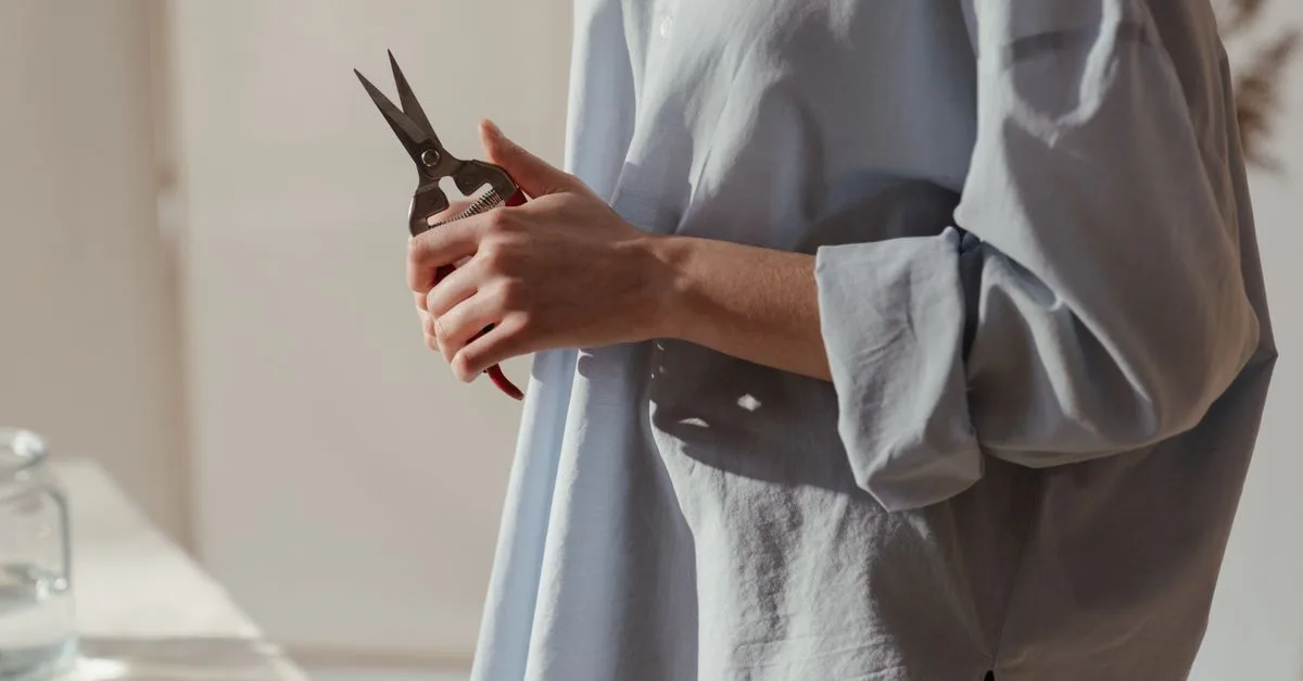découvrez les techniques de taille essentielles pour entretenir vos plantes et arbres, favoriser leur croissance et améliorer leur santé.