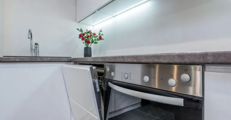 découvrez la hauteur idéale pour l'installation de votre lave-vaisselle afin d'assurer confort et performance optimale dans votre cuisine.